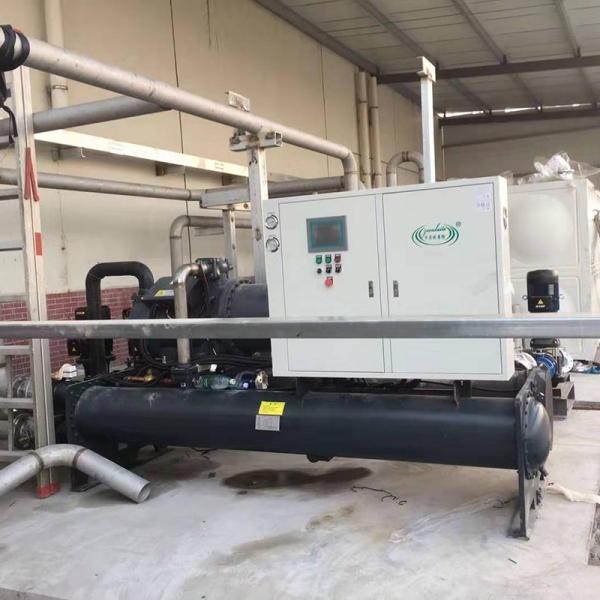 水冷螺桿式冷水機(jī)組，大型制冷設(shè)備，工業(yè)冷水機(jī)組廠(chǎng)家